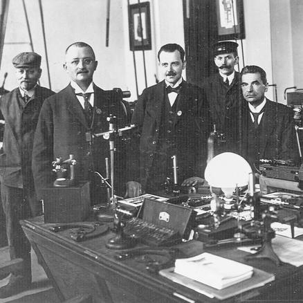 Powstanie “Działu Pomiarów Precyzyjnych” w ZEISS