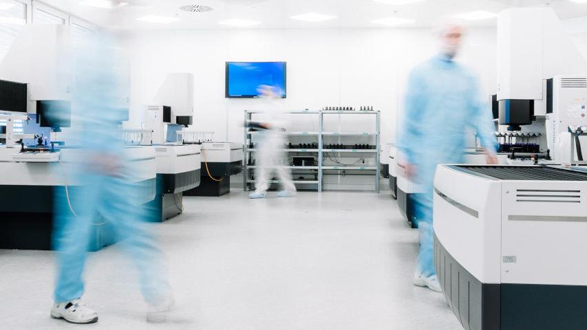 Odpowiedzialne radzenie sobie z trudnymi wymaganiami jakościowymi w branży tworzyw sztucznych stosowanych w medycynie