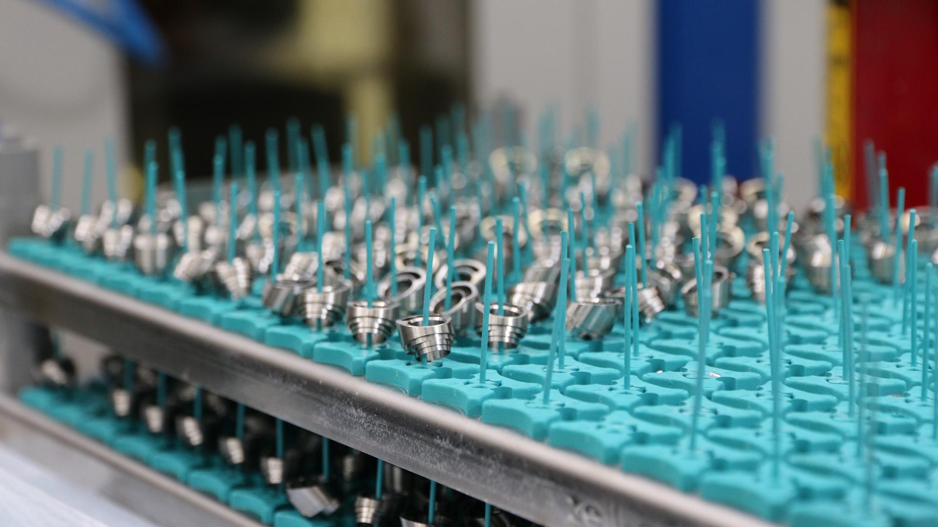 Firma zajmująca się obróbką metali szlachetnych ewoluuje tworząc dział technologii medycznej