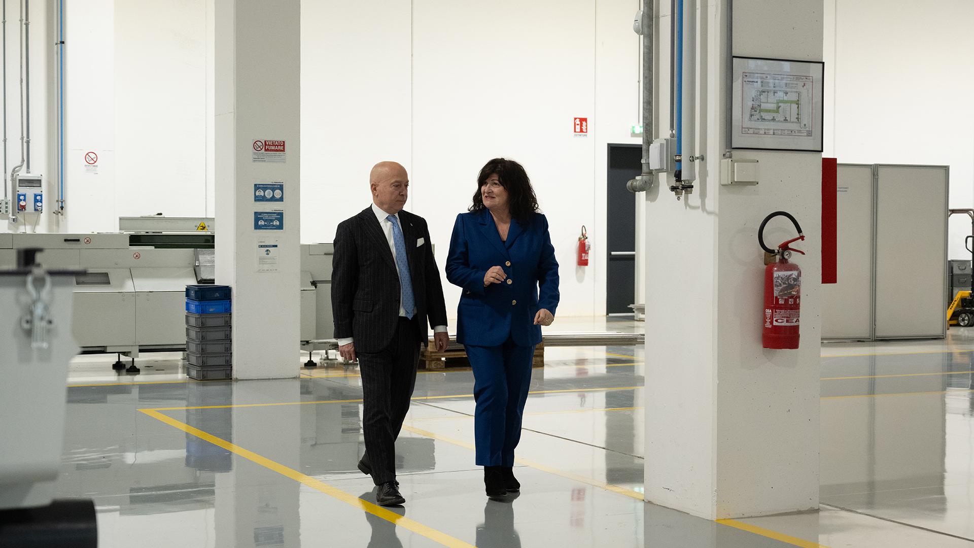 Stefano Poggipolini jest CEO, a Rosanna Masi piastuje stanowisko CEO oraz CFO.
