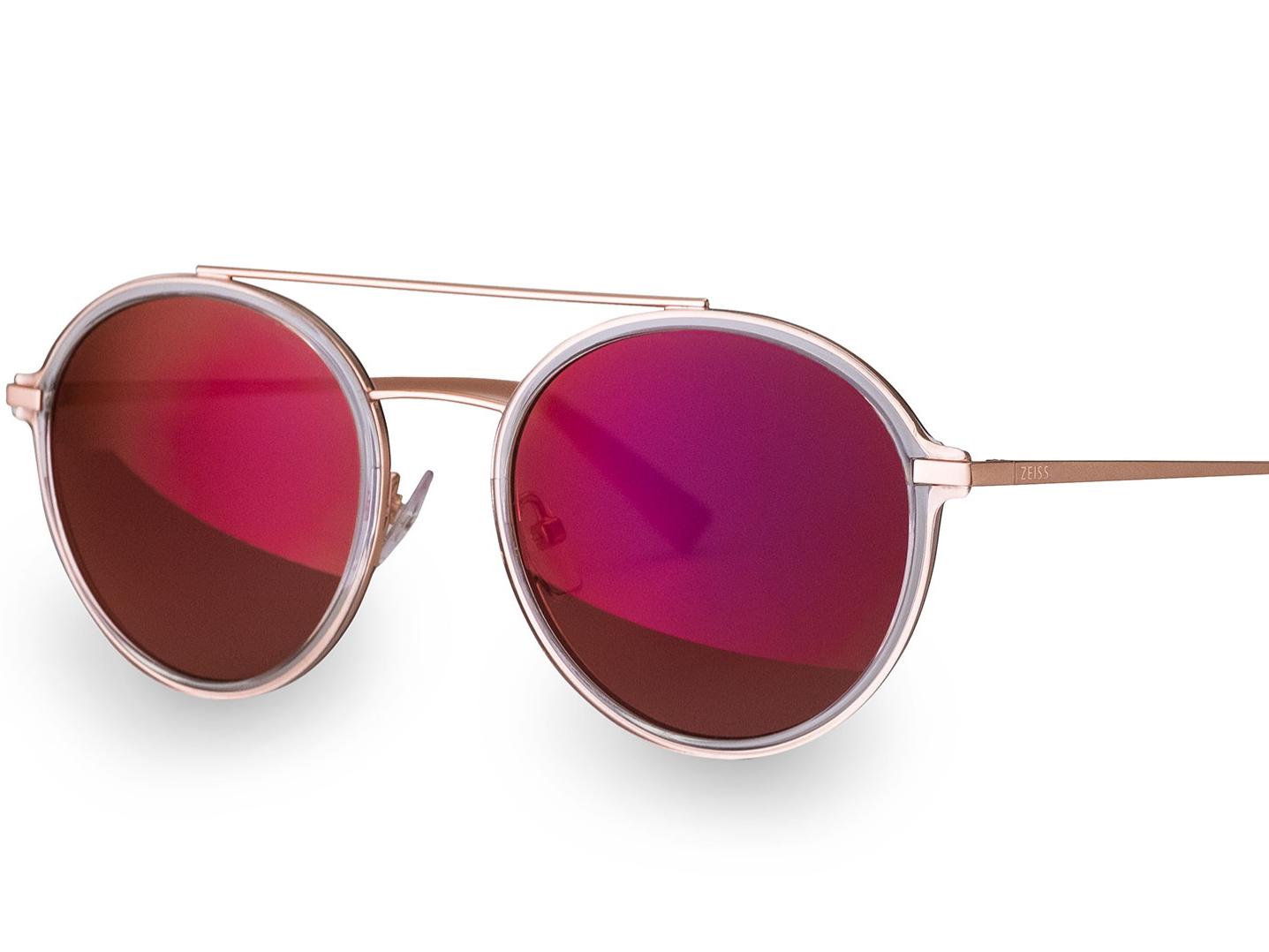 Zdjęcie modnych okularów przeciwsłonecznych ze specjalną powłoką przedniej soczewki ZEISS w kolorze magenta 
