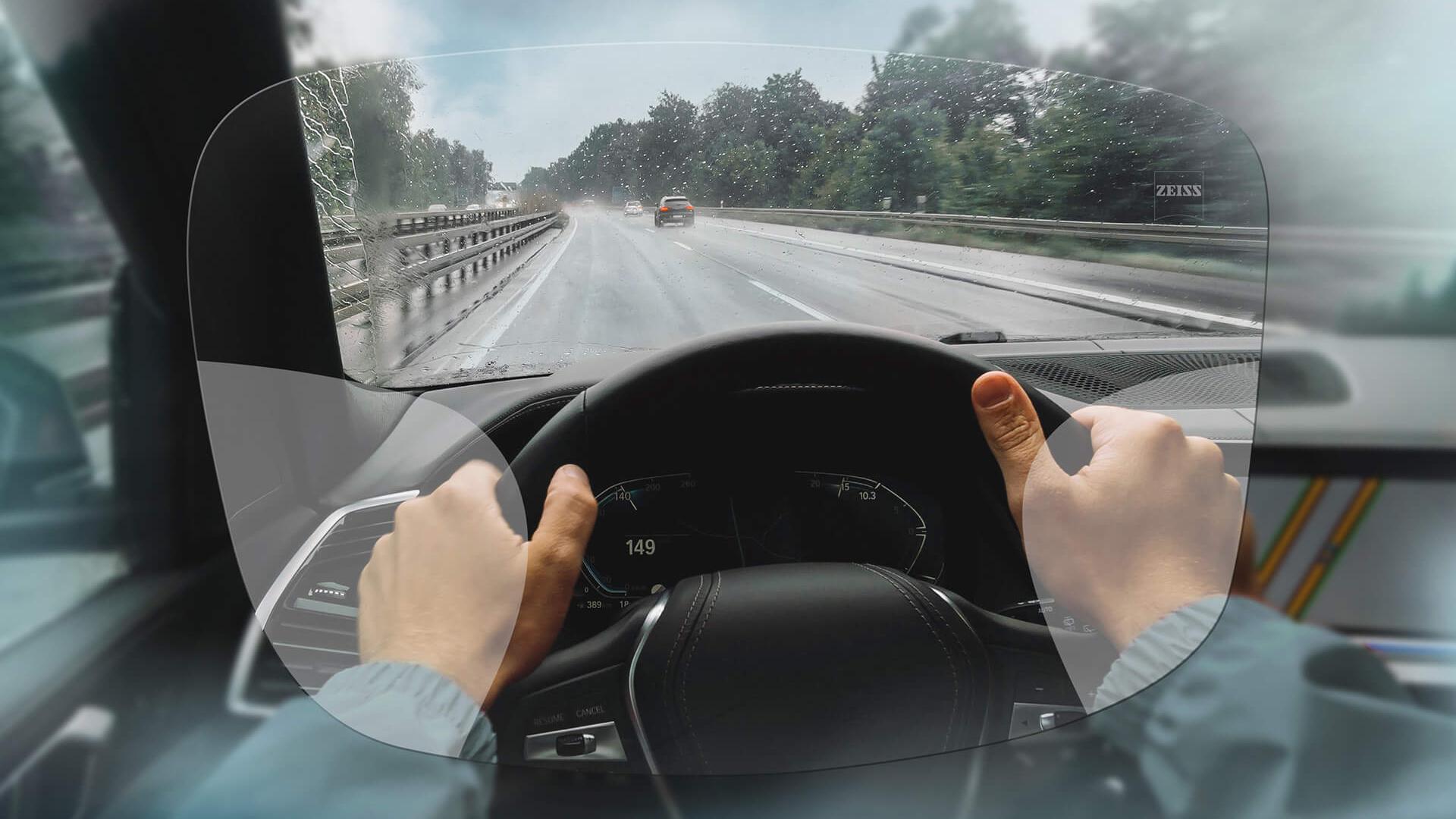 Wizualizacja soczewek progresywnych ZEISS DriveSafe Individual. Obraz pokazuje widok przez soczewki. 