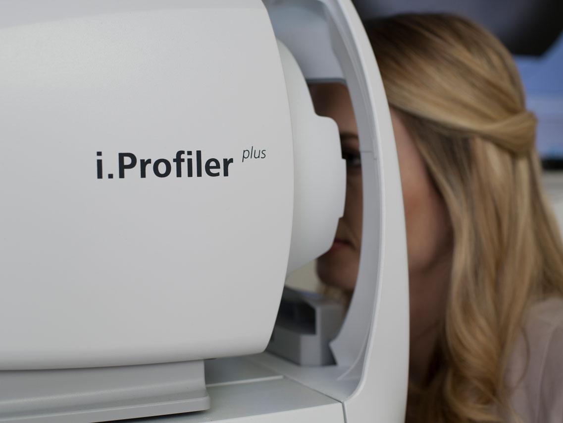 ZEISS i.Profiler®plus dokonuje pomiaru w ponad 1500 punktach referencyjnych w zaledwie 60 sekund.