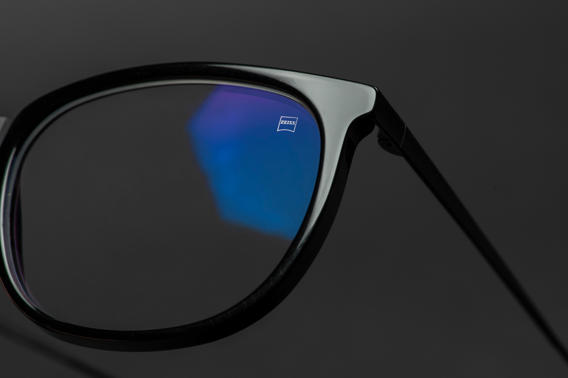 Czarne oprawki z soczewkami ZEISS BlueGuard
