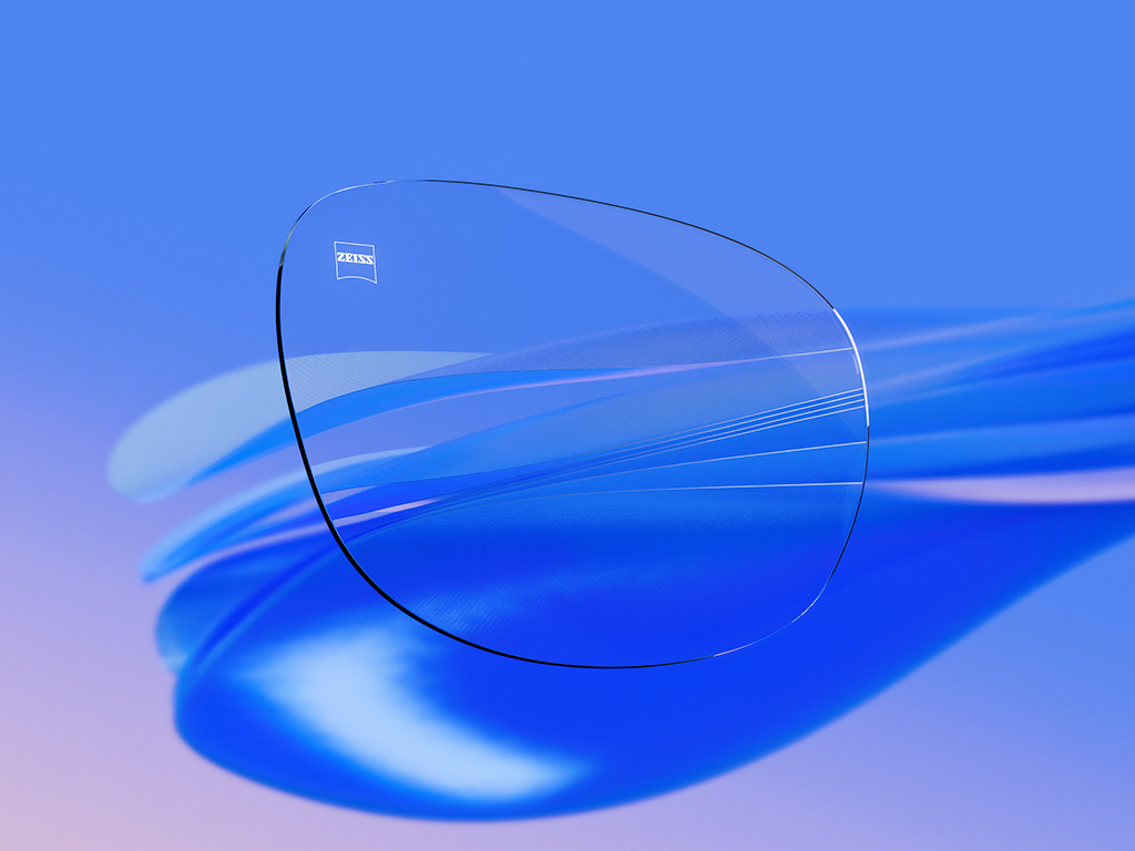 Wygenerowana komputerowo grafika 3D przedstawiająca przezroczystą soczewkę okularową z minimalnymi refleksami, podkreślająca jej wyjątkową przejrzystość i jakość optyczną.