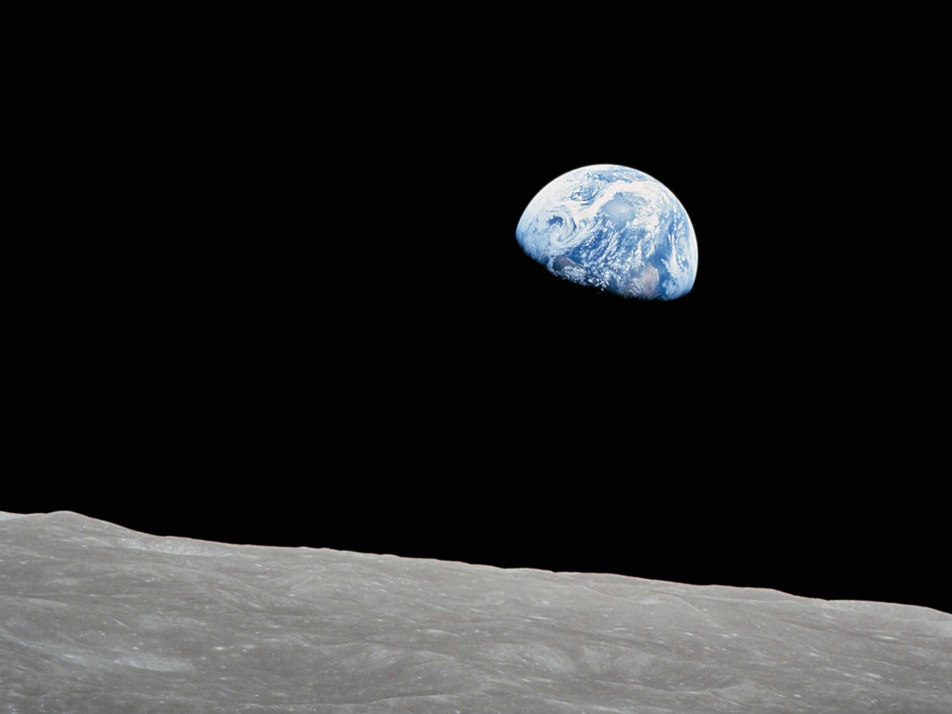 Perspektywa z księżyca z widokiem na ziemię.