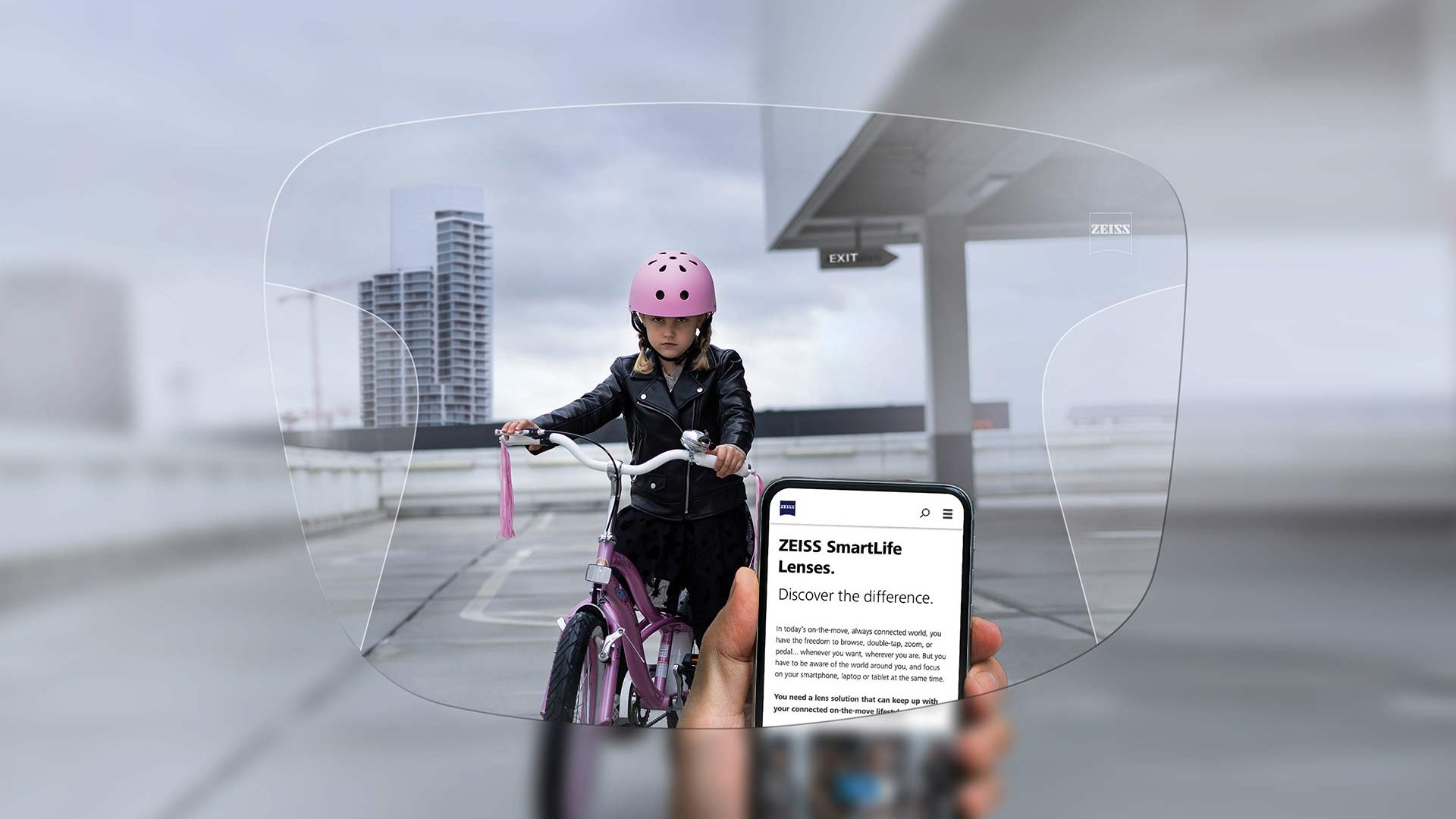 Wizualizacja soczewek progresywnych ZEISS SmartLife Individual. Obraz pokazuje widok przez soczewki.